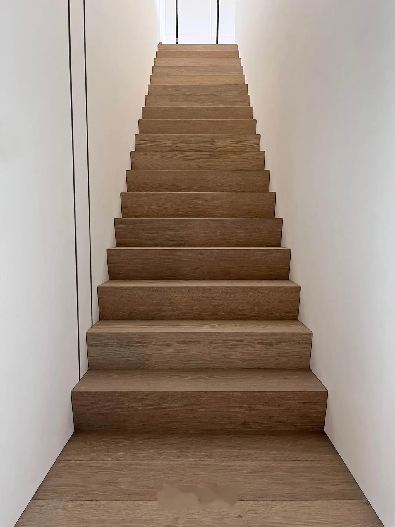 Staircase in dark oak
