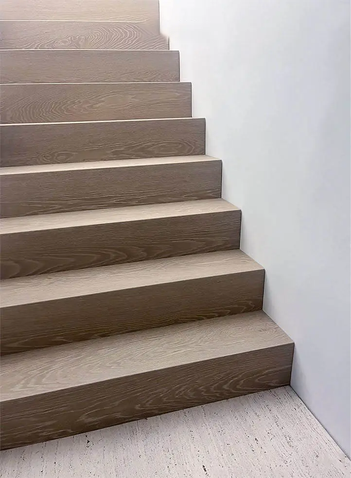 Staircase in mandarin